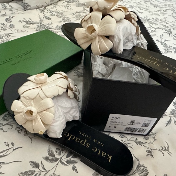 Brand new Kate Spade Jaylee sandals with box. - Picture 3 of 3